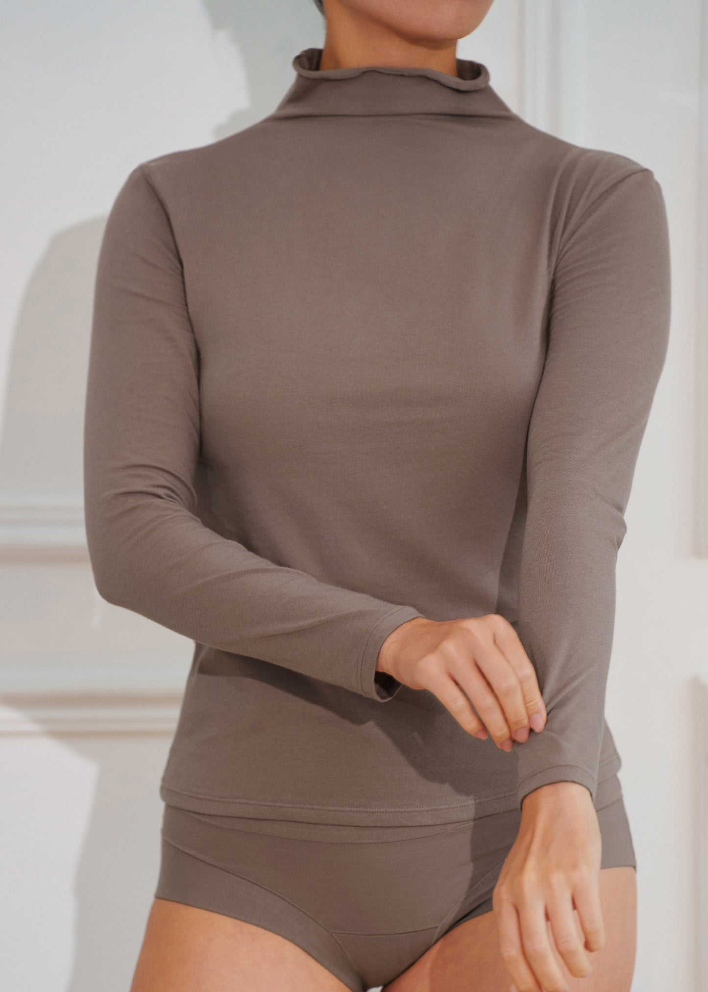 CLOUD Evry Lightweight Cotton Turtleneck Shirt